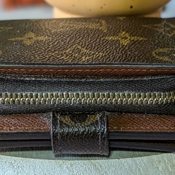 Louis Vuitton Vtg Monogram Compact Zip Around Bi aFold Wallet - Picture 9 of 16